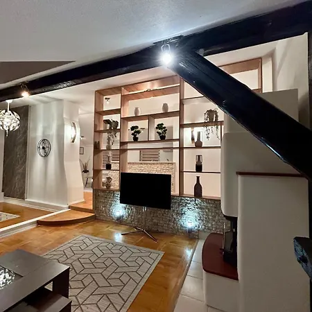 The Warmth Of A With A Fireplace In The Very Center Of Apartman Sarajevo